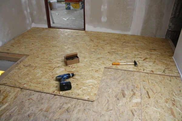 OSB deska ostrá hrana - rozměr 2500 x 1250 mm, síla 15 mm