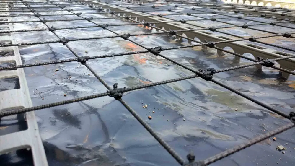 Kompozitní kari síť ORLITECH Ø 2,2 mm oko 100 x 100 mm, rozměr 0,8 x 30 m