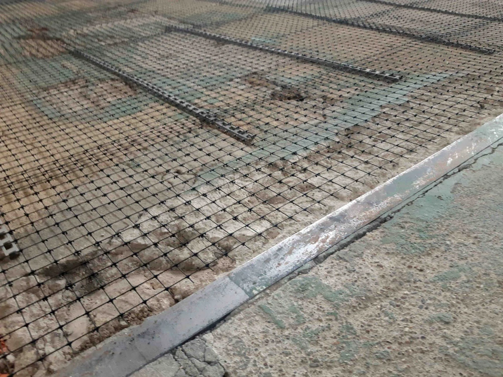 Kompozitní kari síť ORLITECH Ø 3 mm, oko 100 x 100 mm, rozměr 1,2 x 3 m